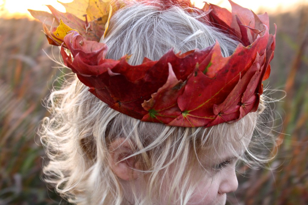 How to make a leaf crown